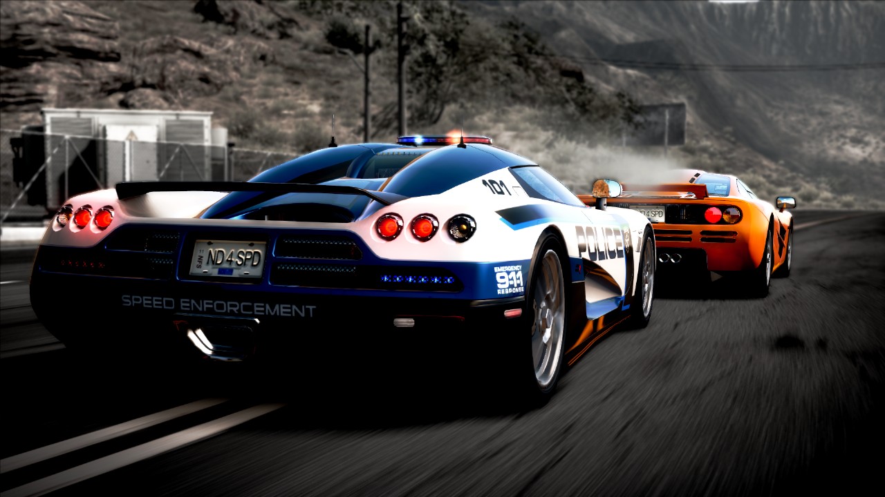 imagen de Koenigsegg ccx de policia y mclaren F1